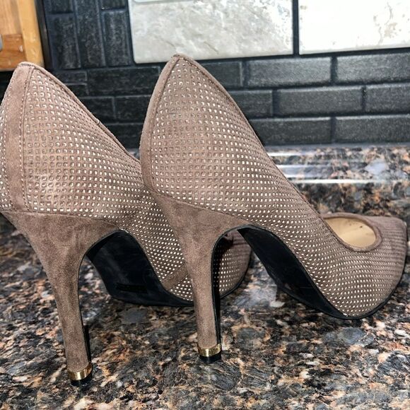 Guess Brown Suede Cutout Pointed Toe Heels Sz 10M - Picture 3 of 14
